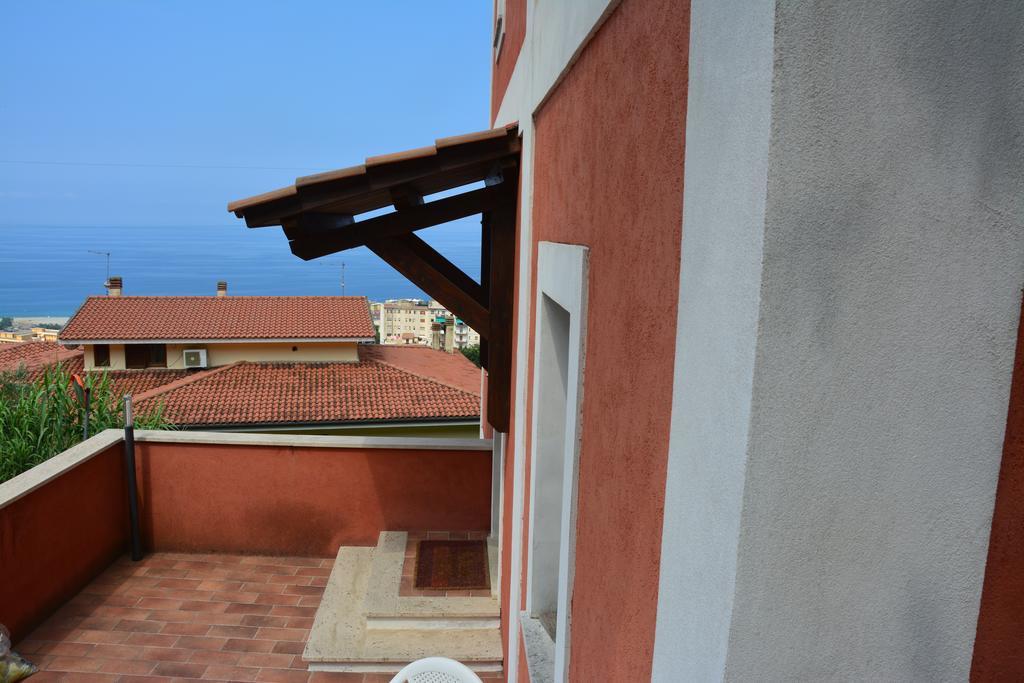 B&B La Casa Rossa Paola Exterior foto